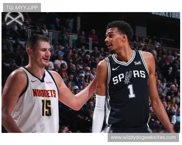 文班亚马高位策应造外线空位，非约基奇式传控