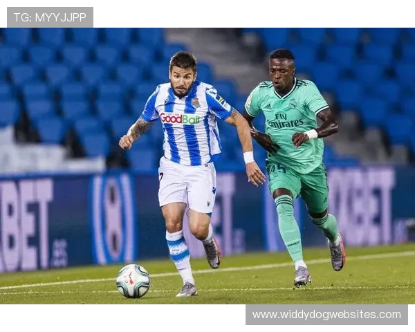 维尼修斯爆发背后：本泽马如何激活皇马边锋体系